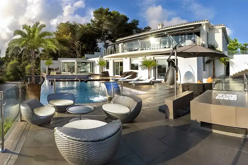 Những nơi nghỉ dưỡng được gia đình Hoàng gia yêu thích 5 wanderlust_tips_diem_nghi_duong_duoc_hoang_gia_yeu_thich_1