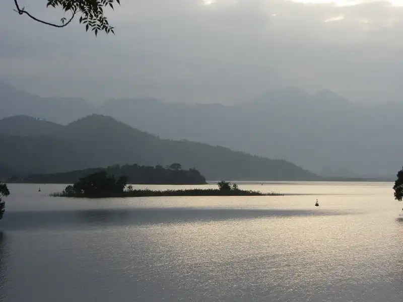 wanderlust_tips_ho_nui_coc_2