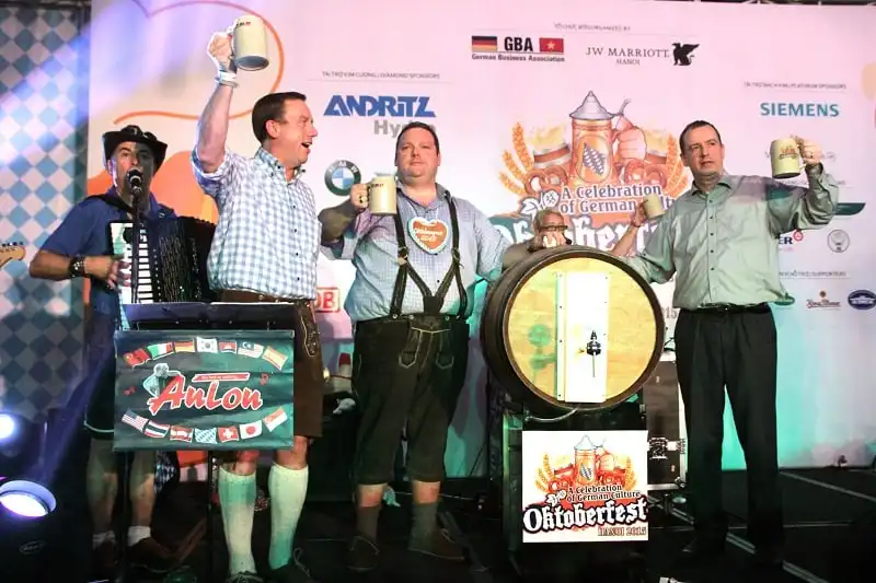 Lễ hội bia Đức Oktoberfest 2016 lớn nhất Hà Nội tại Khách sạn JW Marriott Hanoi 8 wanderlust_tips_le_hoi_bia_duc_marriott_hanoi_4