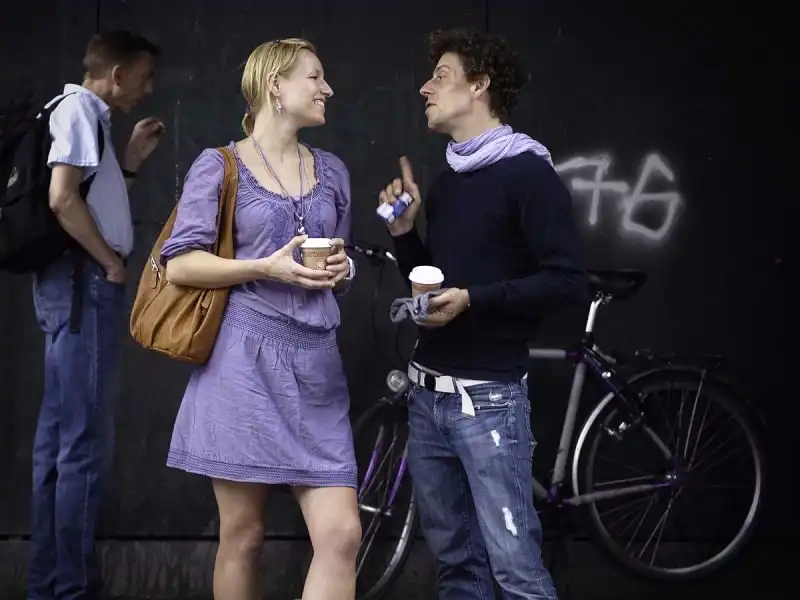 Ăn mặc như người bản địa khi đi du lịch 9 wanderlust_tips_mac_gi_khi_di_du_lich_5