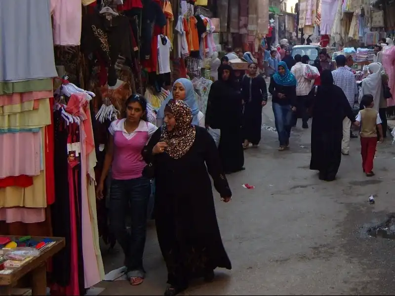 Ăn mặc như người bản địa khi đi du lịch 12 wanderlust_tips_mac_gi_khi_di_du_lich_8