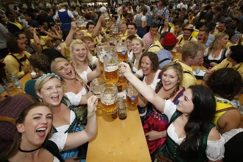 wanderlust_tips_nhung_hinh_anh_ve_le_hoi_oktoberfest_2