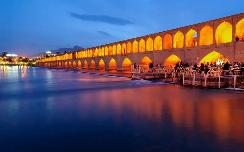wanderlust_tips_sac_mau_iran_5