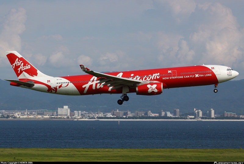 wanderlust tips may bay AirAsia ha canh nham san bay 1