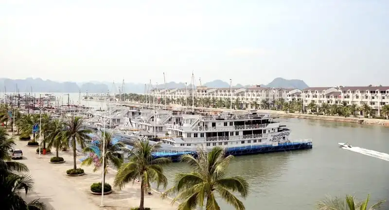 Cang-tau-khach-quoc-te-tuan-chau-wanderlusttips