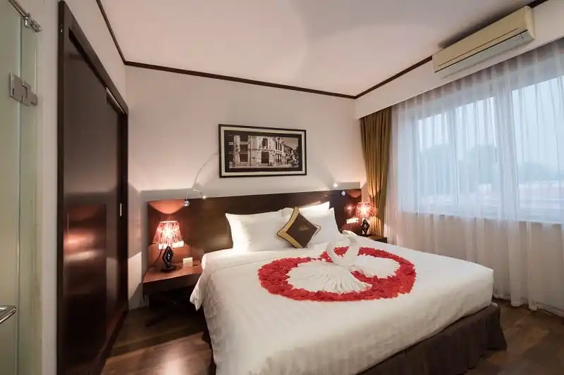 Khach-san-Thang-Long-Opera-khai-truong-wanderlusttips2