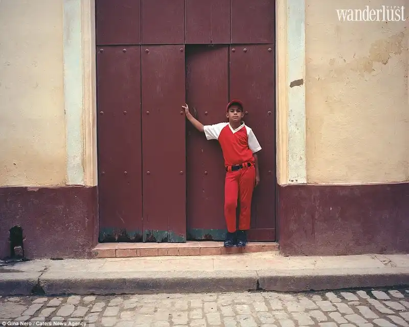 Tạp chí Du lịch Wanderlust Tips Mê hoặc sắc màu Cuba trong những bức ảnh đời thường của Gina Nero