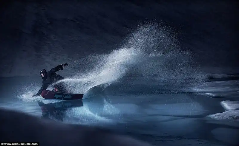 Wanderlust_Ngoan-muc-nhung-buc-anh-dep-nhat-Red-Bull-Illume-Awards-21