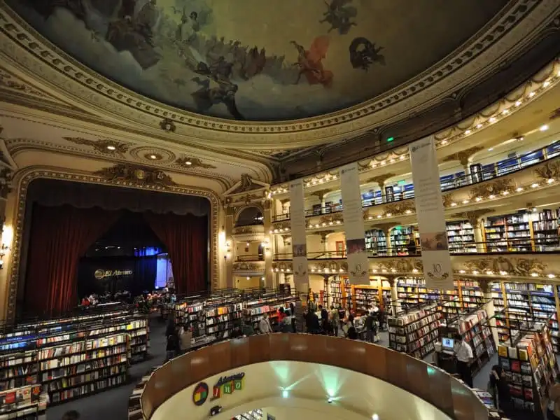 Wanderlust_Nha-hat-100-tuoi-Argentina-bien-thanh-hieu-sach-15