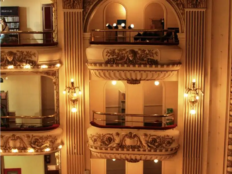 Wanderlust_Nha-hat-100-tuoi-Argentina-bien-thanh-hieu-sach-8