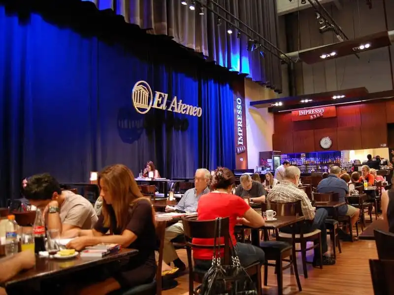 Wanderlust_Nha-hat-100-tuoi-Argentina-bien-thanh-hieu-sach-9