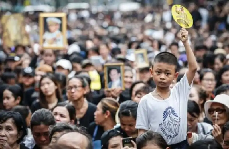 Quốc tang đức vua Thái Lan không ảnh hưởng đến hoạt động du lịch 5 Wanderlust_tips_quoc-tang-duc-vua-thai-lan-khong-anh-huong-den-du-lich-1