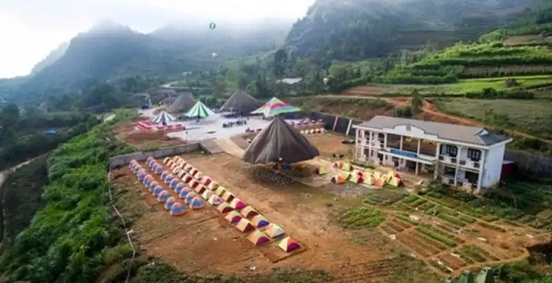 160 lều bạt giá 150.000 đồng phục vụ lượng khách quá tải ở Hà Giang 5 wanderlust-tip-160-leu-bat-gia-150000-dong-phuc-vu-luong-khach-qua-tai-o-ha-giang-1