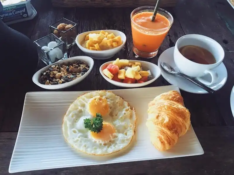 wanderlust-tip-kham-pha-thien-duong-bien-campuchia-cung-co-nang-tiep-vien-hang-khong-xinh-dep-12