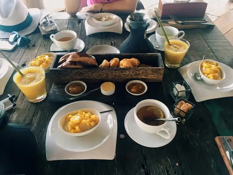 wanderlust-tip-kham-pha-thien-duong-bien-campuchia-cung-co-nang-tiep-vien-hang-khong-xinh-dep-13