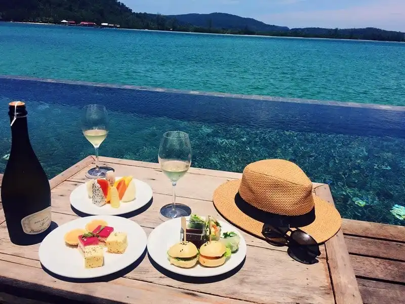 wanderlust-tip-kham-pha-thien-duong-bien-campuchia-cung-co-nang-tiep-vien-hang-khong-xinh-dep-14