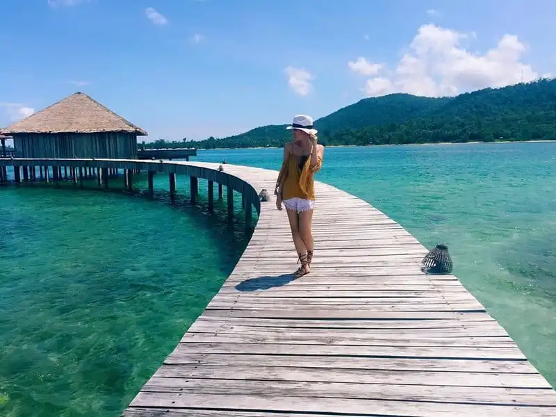 wanderlust-tip-kham-pha-thien-duong-bien-campuchia-cung-co-nang-tiep-vien-hang-khong-xinh-dep-15