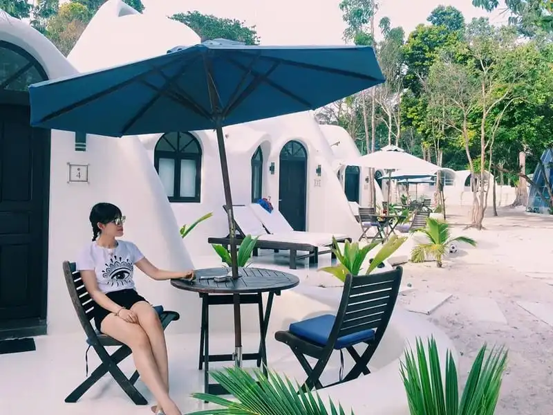 wanderlust-tip-kham-pha-thien-duong-bien-campuchia-cung-co-nang-tiep-vien-hang-khong-xinh-dep-2