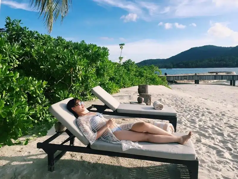 wanderlust-tip-kham-pha-thien-duong-bien-campuchia-cung-co-nang-tiep-vien-hang-khong-xinh-dep-23