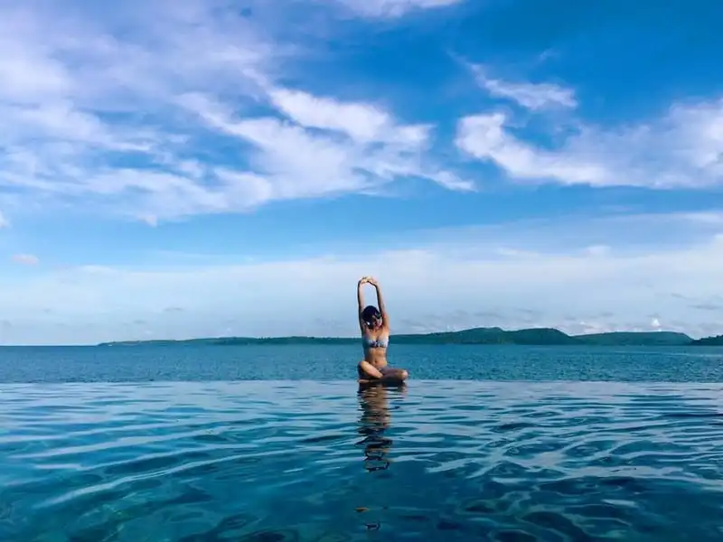 wanderlust-tip-kham-pha-thien-duong-bien-campuchia-cung-co-nang-tiep-vien-hang-khong-xinh-dep-24