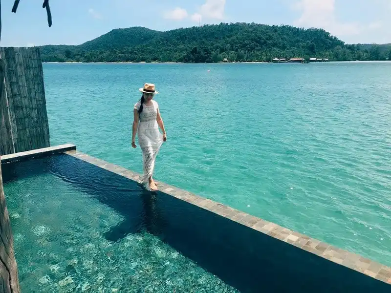 wanderlust-tip-kham-pha-thien-duong-bien-campuchia-cung-co-nang-tiep-vien-hang-khong-xinh-dep-27