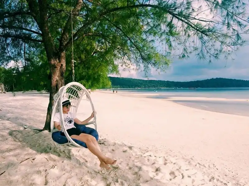 wanderlust-tip-kham-pha-thien-duong-bien-campuchia-cung-co-nang-tiep-vien-hang-khong-xinh-dep-3