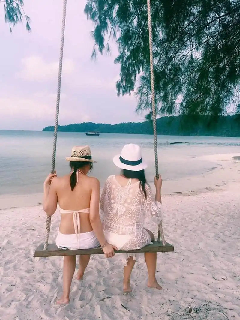 wanderlust-tip-kham-pha-thien-duong-bien-campuchia-cung-co-nang-tiep-vien-hang-khong-xinh-dep-5