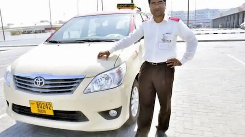 Tài xế Dubai trả lại 25kg vàng du khách bỏ quên trên taxi 5 wanderlust-tip-tai-xe-dubai-tra-lai-25kg-vang-du-khach-bo-quen-tren-taxi-1
