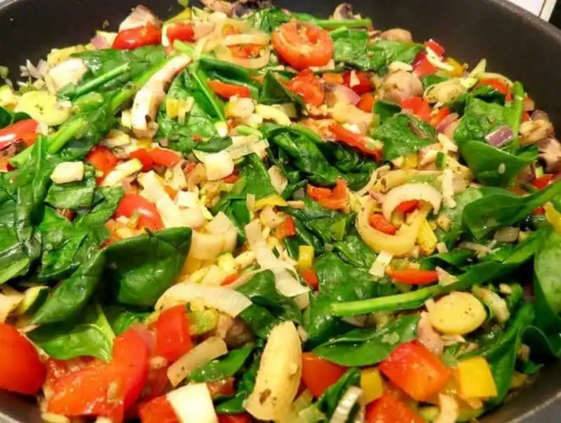 wanderlust-tips-10-mon-hai-san-dat-do-nhat-the-gioi-5