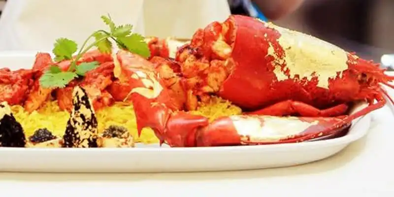 wanderlust-tips-10-mon-hai-san-dat-do-nhat-the-gioi-7