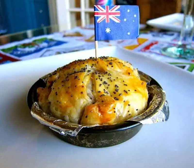 wanderlust-tips-10-mon-hai-san-dat-do-nhat-the-gioi-8