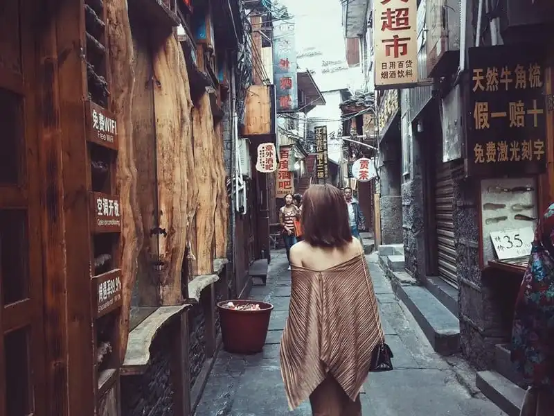 Cô nàng Lala của "Bộ tứ 10A8" chia sẻ kinh nghiệm du lịch Phượng Hoàng cổ trấn (Phần 1) 12 wanderlust-tips-co-nang-lala-bo-tu-10a8-chia-se-kinh-nghiem-du-lich-phuong-hoang-co-tran-14