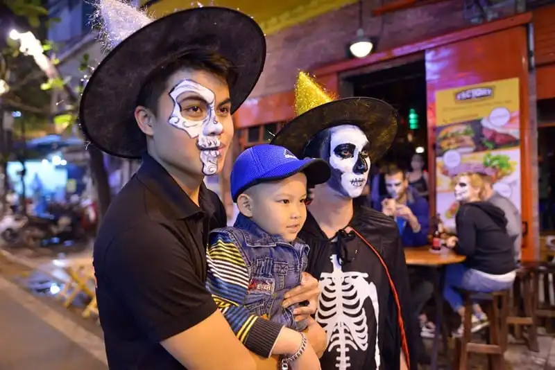wanderlust-tips-con-pho-kinh-di-o-ha-noi-dem-hoi-halloween-4