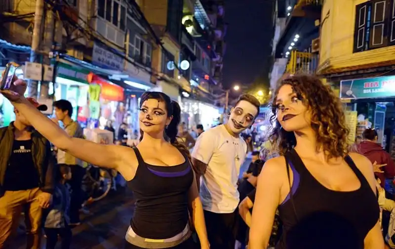 wanderlust-tips-con-pho-kinh-di-o-ha-noi-dem-hoi-halloween-5