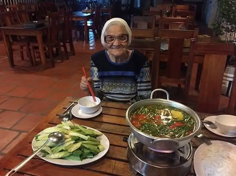 Cụ bà 89 tuổi người Nga một mình du lịch tới Việt Nam 6 wanderlust-tips-cu-ba-89-tuoi-nguoi-nga-mot-minh-du-lich-sang-viet-nam--2