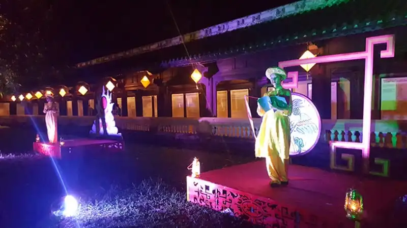 wanderlust-tips-du-kien-mo-cua-dai-noi-hue-don-khach-ve-dem-3