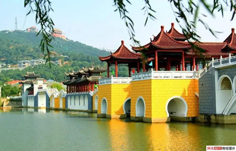 Ghé thăm ngôi làng đại gia ở Trung Quốc 5 wanderlust-tips-ghe-tham-ngoi-lang-dai-gia-o-trung-quoc-1