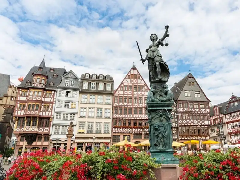 wanderlust-tips-goi-y-12-diem-du-lich-the-gioi-gia-re-theo-tung-thang-trong-nam-12