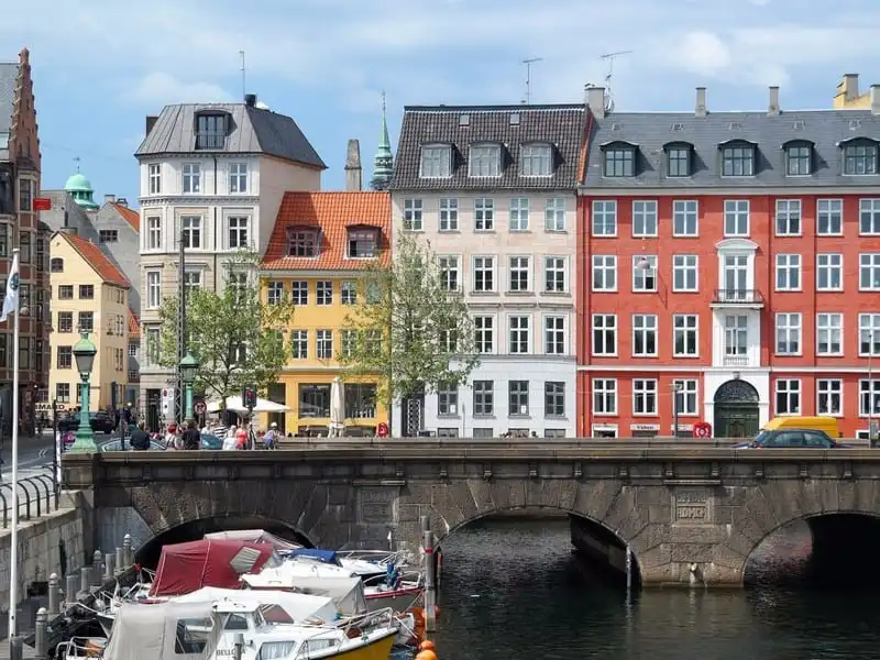 wanderlust-tips-goi-y-12-diem-du-lich-the-gioi-gia-re-theo-tung-thang-trong-nam-4