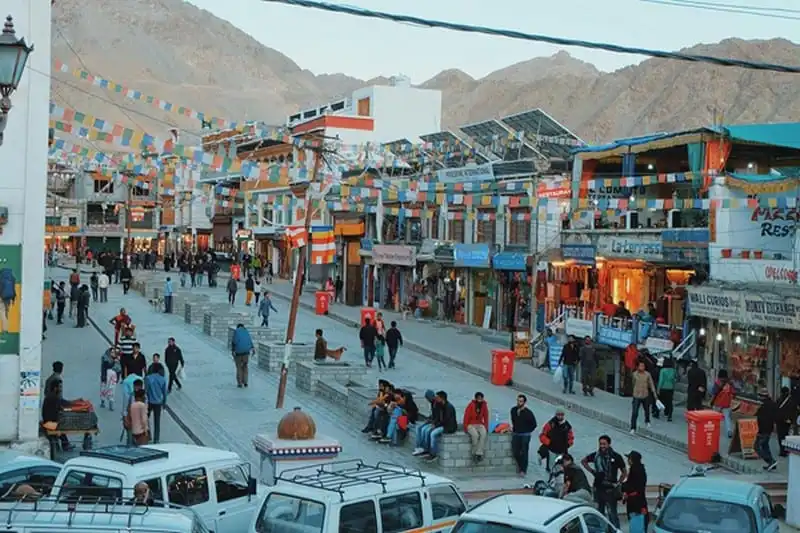 wanderlust-tips-rapper-tien-dat-cung-ban-gai-moi-di-du-lich-an-do-18