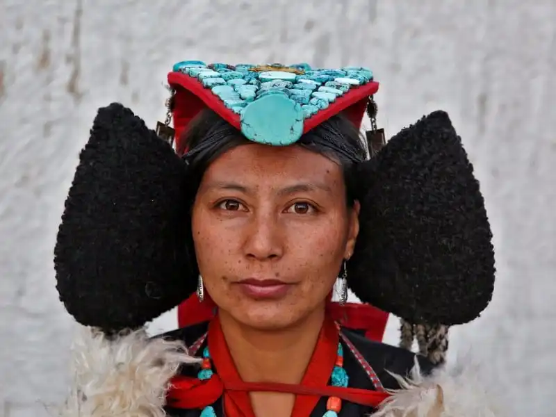 wanderlust-tips-van-hoa-phat-giao-dan-bien-mat-o-day-himalaya-13