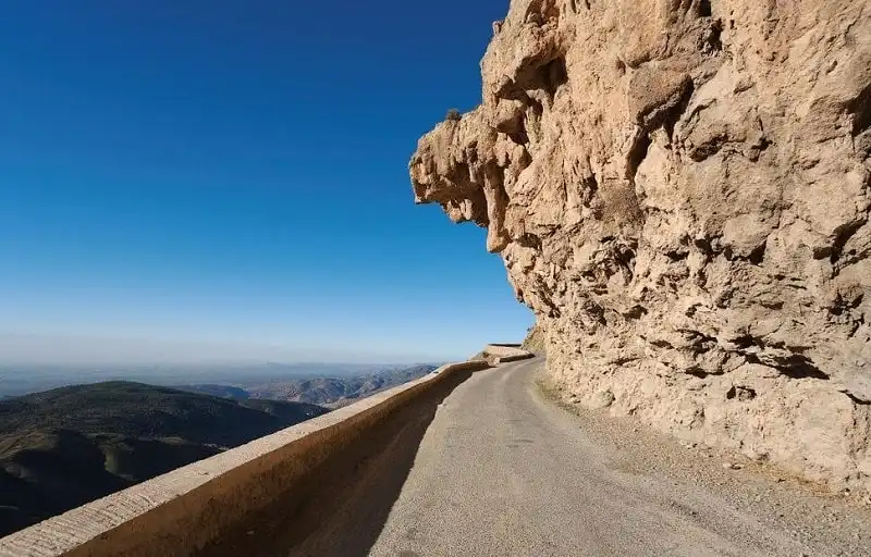 wanderlust_tips_15_cung_duong_dang_so_nhat_the_gioi_15