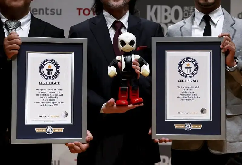 Robot Kirobo Mini - Người bạn đường thông minh và dễ thương 8 wanderlust_tips_Robot-Kirobo-Mini-nguoi-ban-duong-de-thuong-3