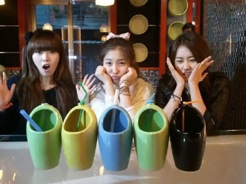 wanderlust_tips_ben_trong_nha_hang_hinh_chat_thai_2