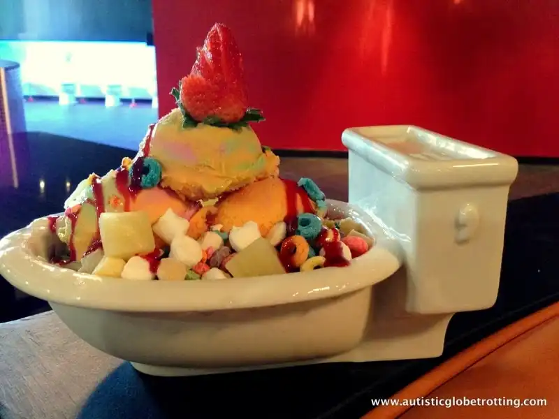 wanderlust_tips_ben_trong_nha_hang_hinh_chat_thai_6