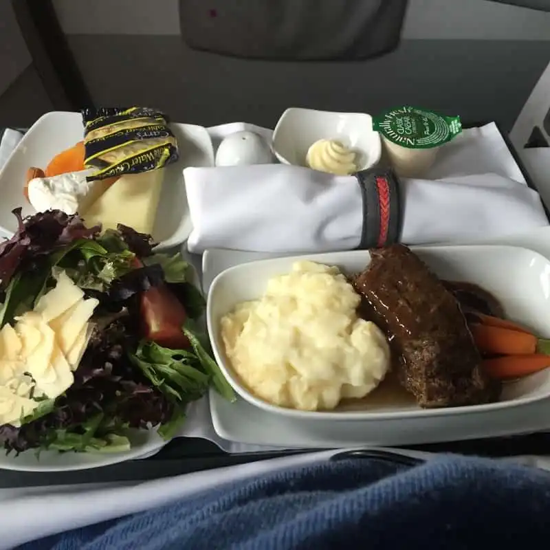 wanderlust_tips_bua_an_cua_20_hang_hang_khong_tot_nhat_the_gioi_4