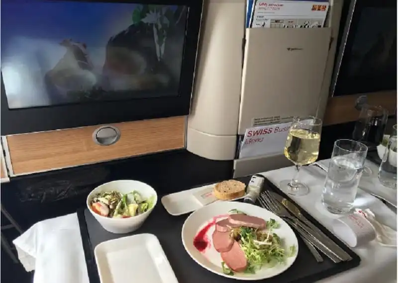 wanderlust_tips_bua_an_cua_20_hang_hang_khong_tot_nhat_the_gioi_6