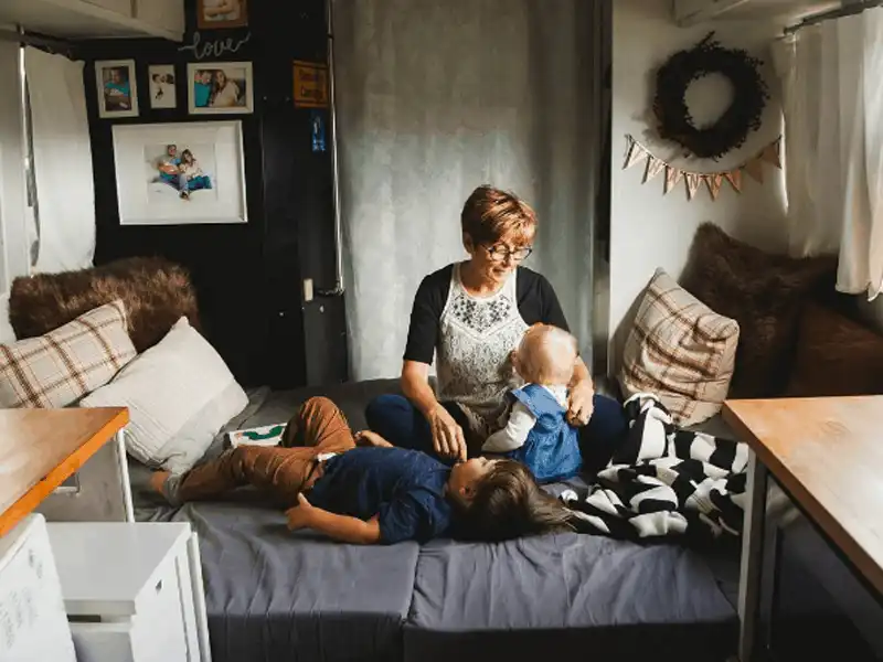 wanderlust_tips_cap_doi_bien_xe_bus_thanh_nha_di_dong_15