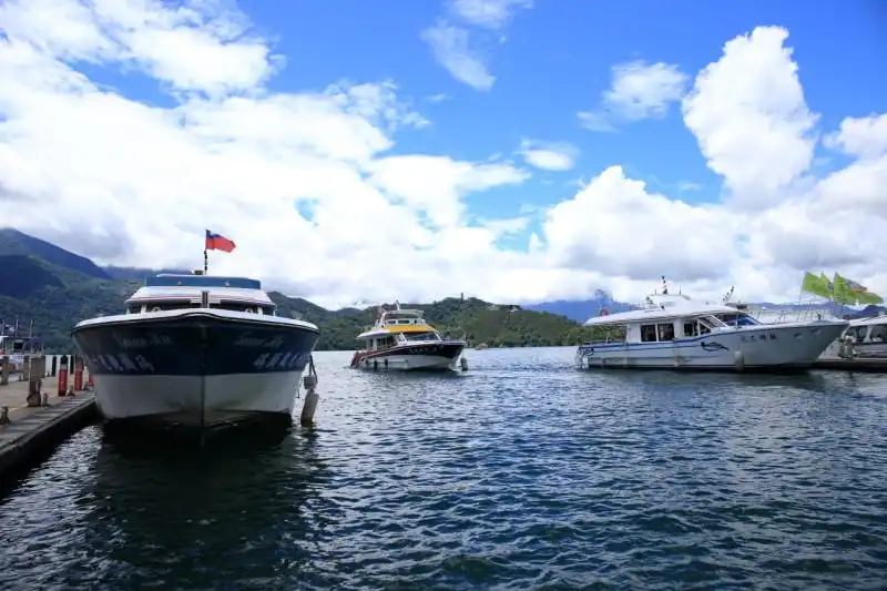 wanderlust_tips_ho_nhat_nguyet_net_quyen_ru_du_lich_xu_dai_17