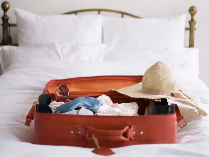 Mẹo đóng hành lý cho kỳ trăng mật 7 wanderlust_tips_meo-dong-hanh-ly-cho-ky-trang-mat-2